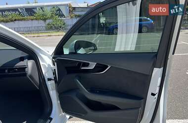 Седан Audi A4 2023 в 