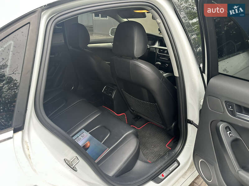 Седан Audi A4 2015 в Києві