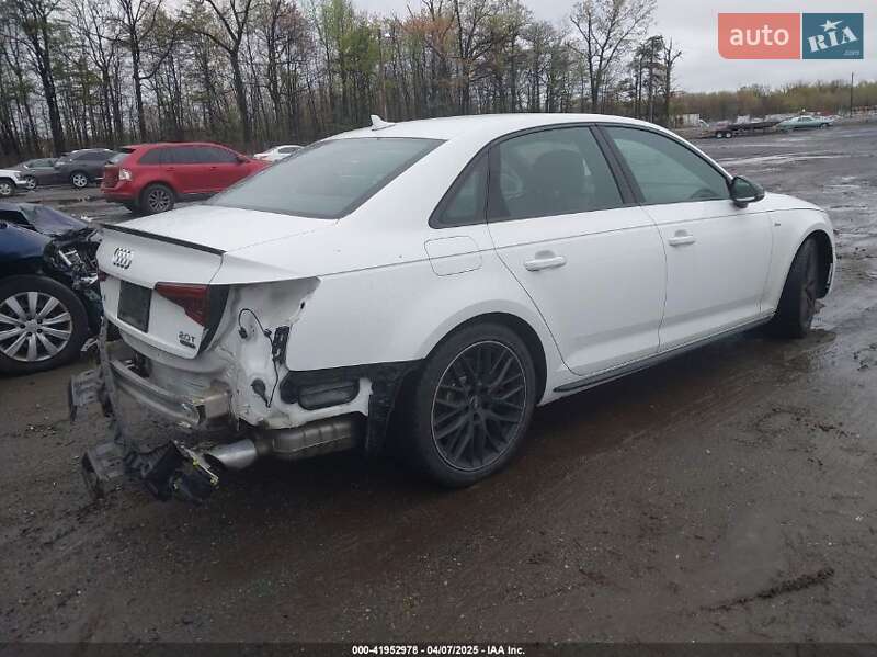 Седан Audi A4 2018 в Львові
