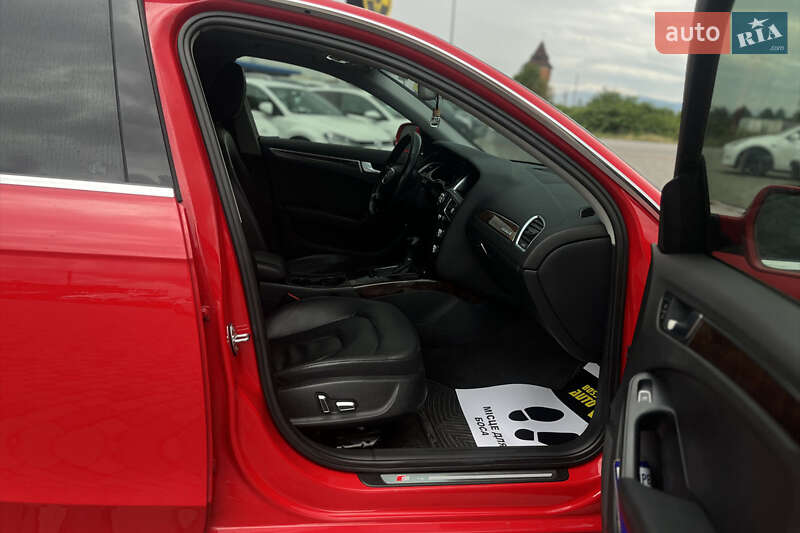 Седан Audi A4 2013 в Мукачевому