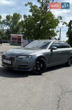 Седан Audi A4 2016 в Одесі