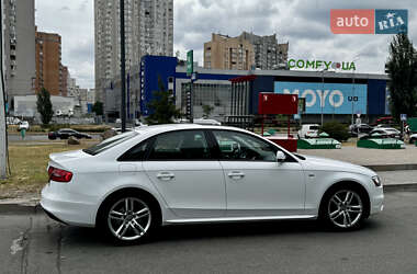 Седан Audi A4 2015 в 