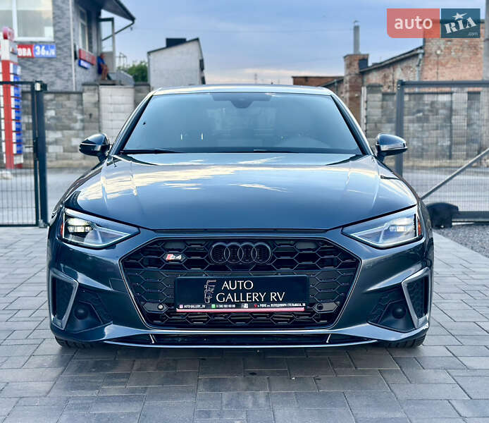 Седан Audi A4 2020 в Ровно