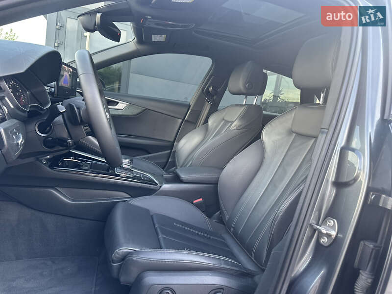 Седан Audi A4 2020 в Ровно