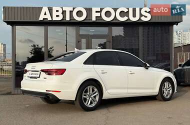 Седан Audi A4 2017 в 
