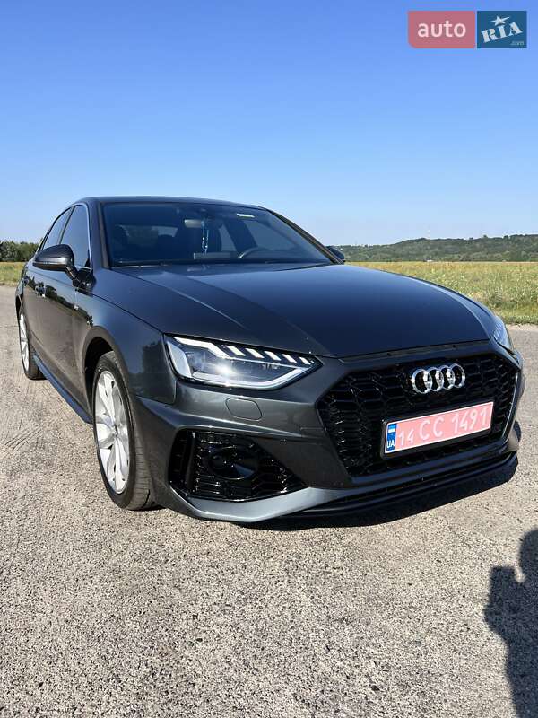 Седан Audi A4 2019 в 