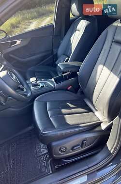 Седан Audi A4 2019 в 