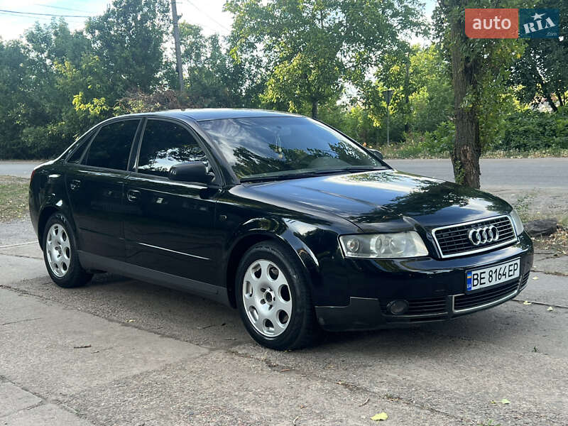 Седан Audi A4 2003 в Новом Буге