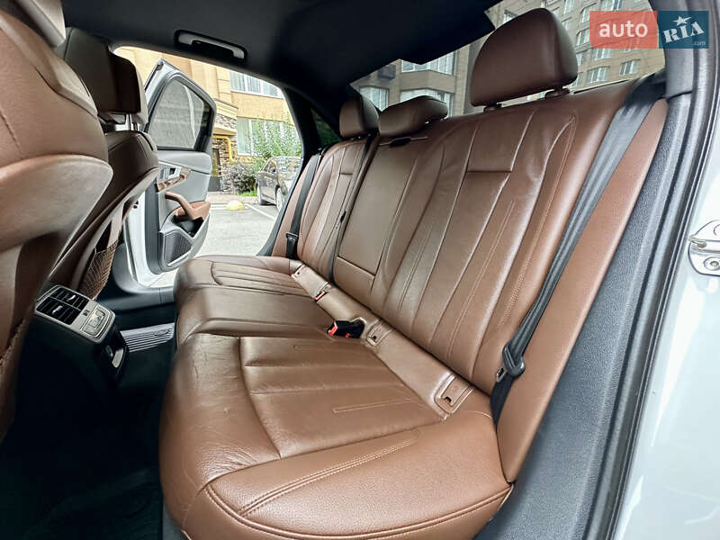 Седан Audi A4 2017 в Киеве