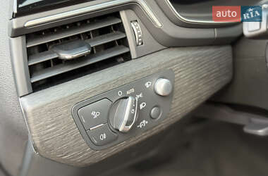 Седан Audi A4 2022 в 