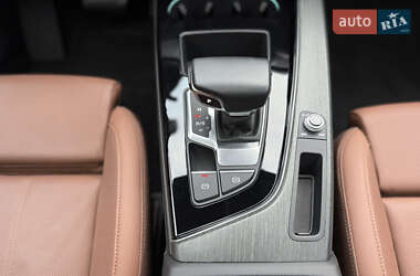 Седан Audi A4 2022 в 
