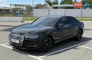 Седан Audi A4 2018 в 