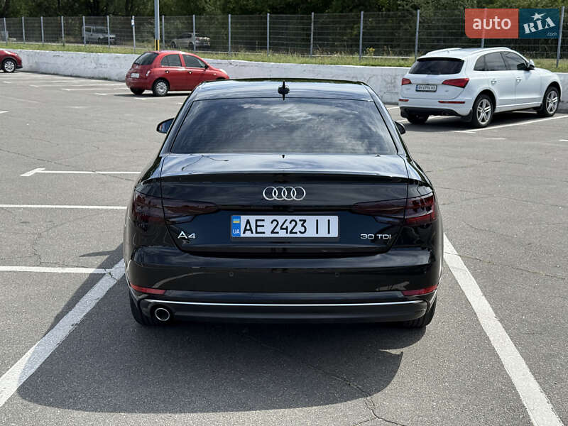Седан Audi A4 2018 в Дніпрі