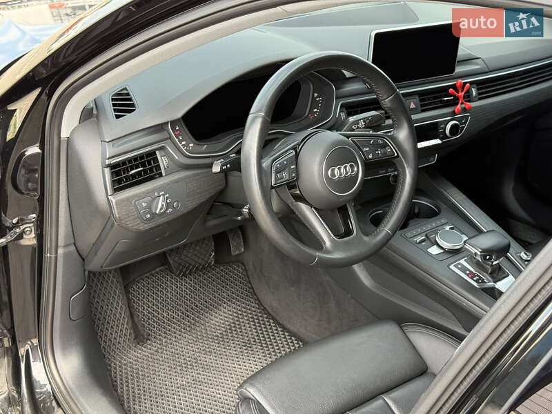 Седан Audi A4 2018 в Дніпрі