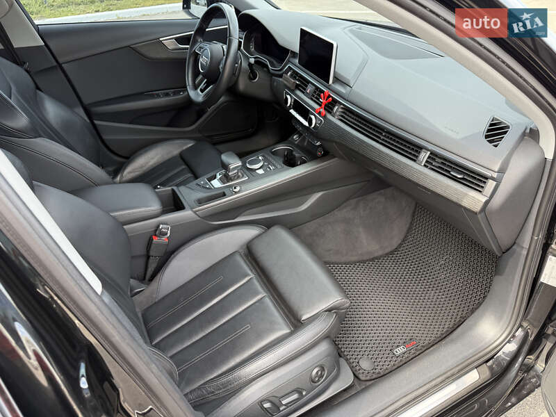 Седан Audi A4 2018 в Дніпрі