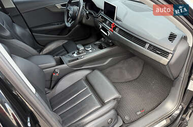 Седан Audi A4 2018 в 