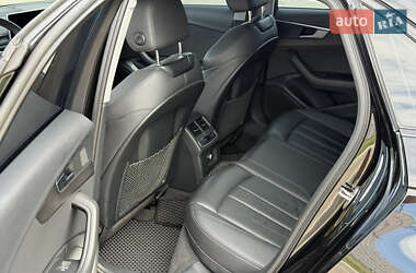 Седан Audi A4 2018 в 