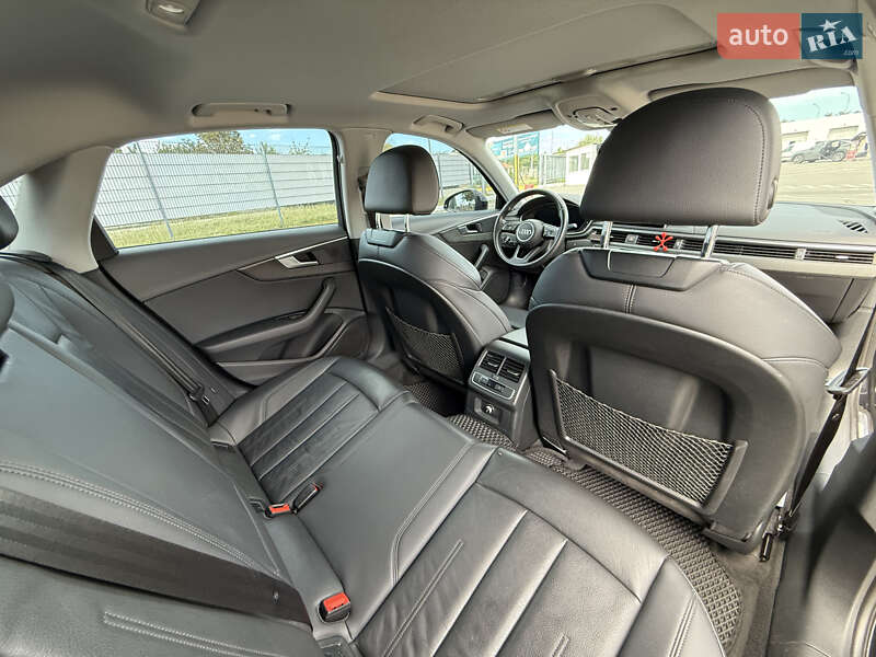 Седан Audi A4 2018 в Дніпрі