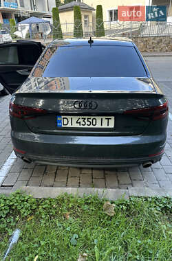 Седан Audi A4 2016 в Львове