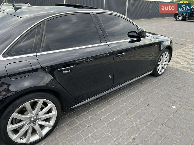 Седан Audi A4 2013 в Мукачево