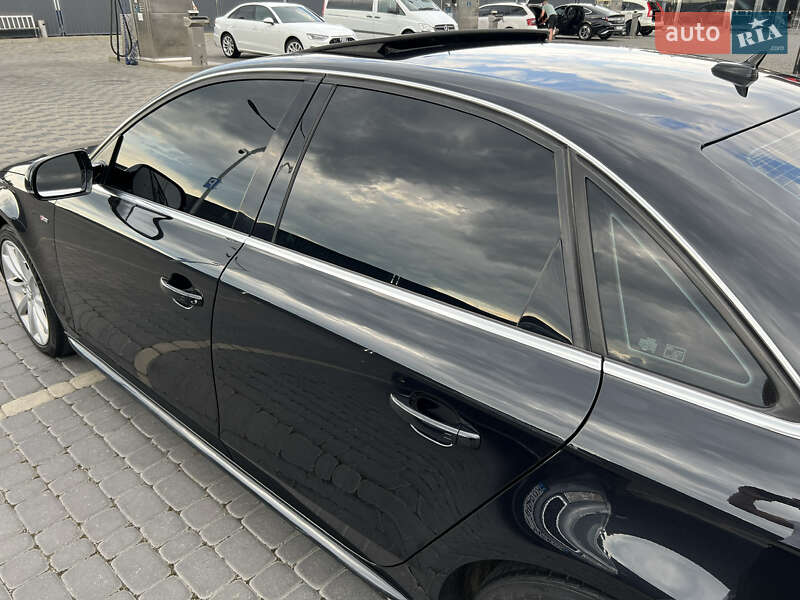 Седан Audi A4 2013 в Мукачево