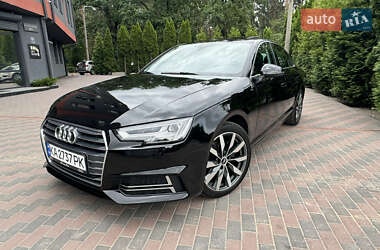 Седан Audi A4 2019 в 