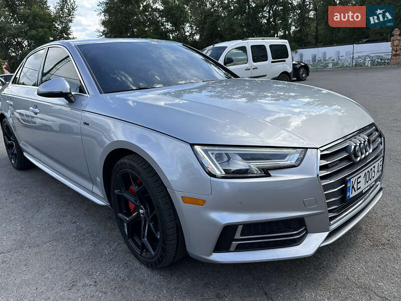 Седан Audi A4 2017 в Дніпрі