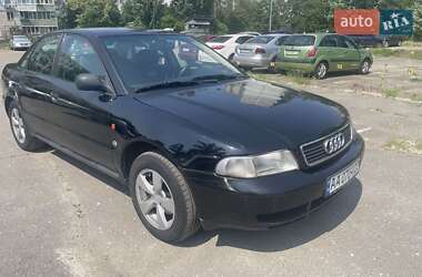 Седан Audi A4 1995 в 