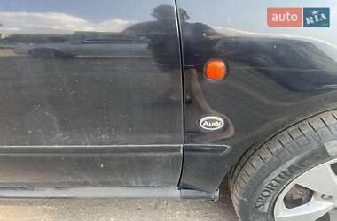 Седан Audi A4 1995 в 