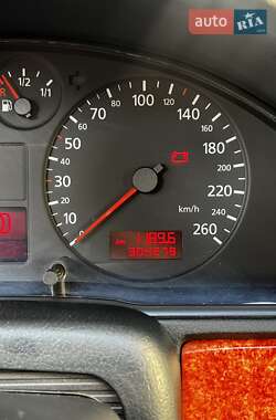 Седан Audi A4 2001 в 