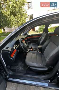 Седан Audi A4 2001 в 