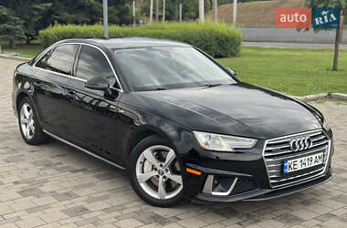 Седан Audi A4 2019 в 