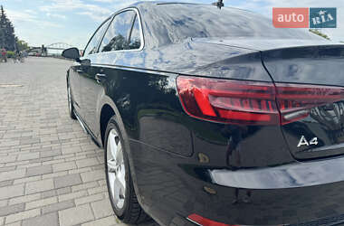 Седан Audi A4 2019 в 