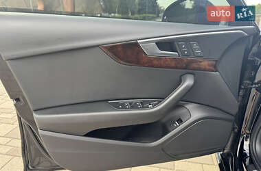 Седан Audi A4 2019 в 