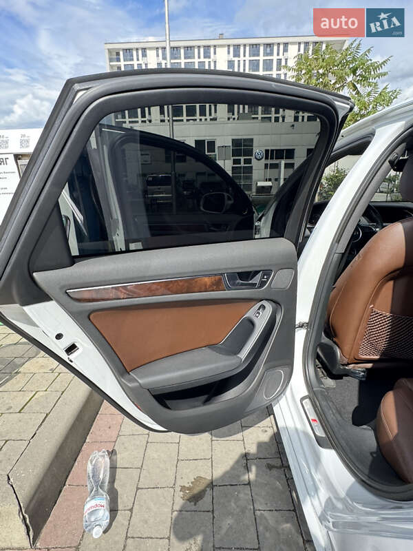 Седан Audi A4 2014 в Івано-Франківську