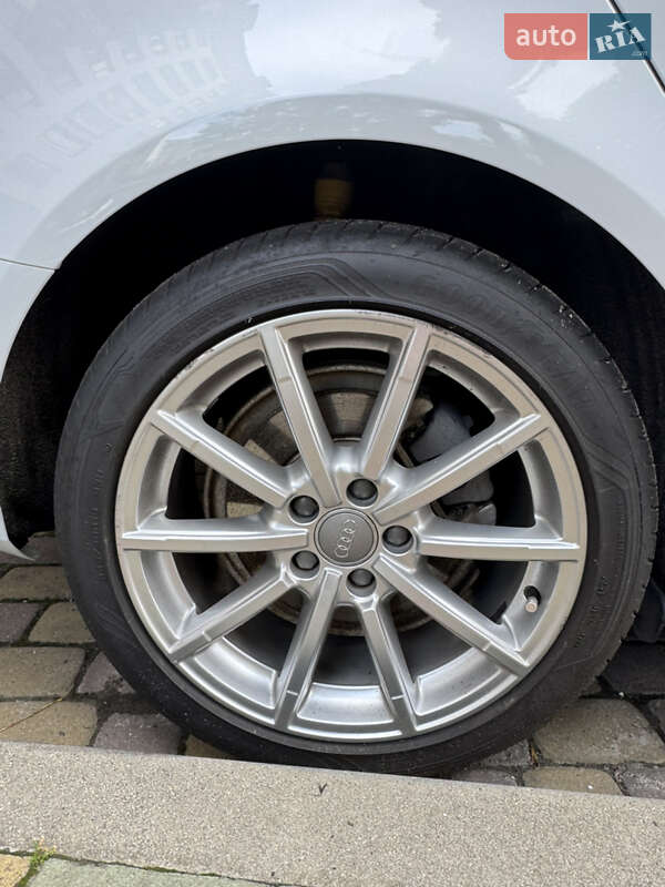 Седан Audi A4 2014 в Івано-Франківську