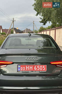 Седан Audi A4 2017 в 
