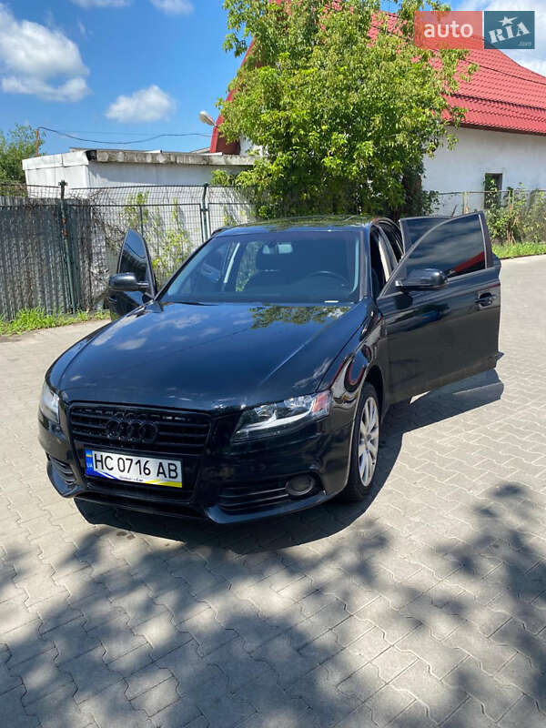 Седан Audi A4 2011 в Львові