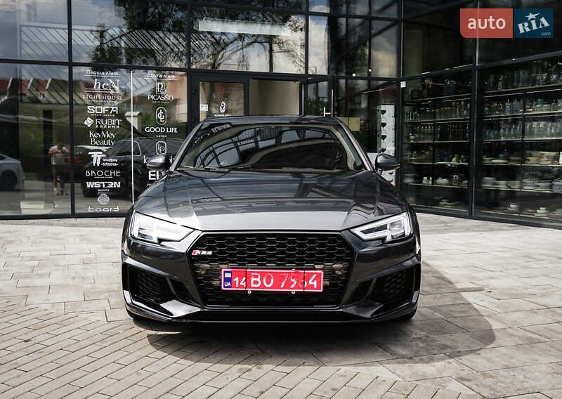 Седан Audi A4 2018 в 