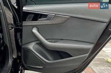 Седан Audi A4 2020 в 