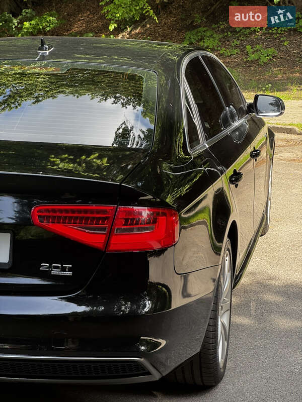Седан Audi A4 2013 в Львові