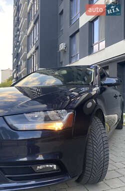 Седан Audi A4 2012 в Ивано-Франковске