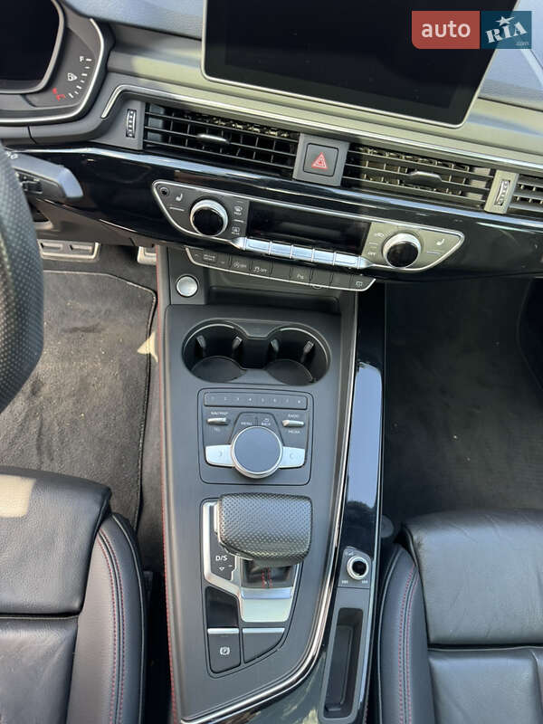 Седан Audi A4 2018 в Киеве