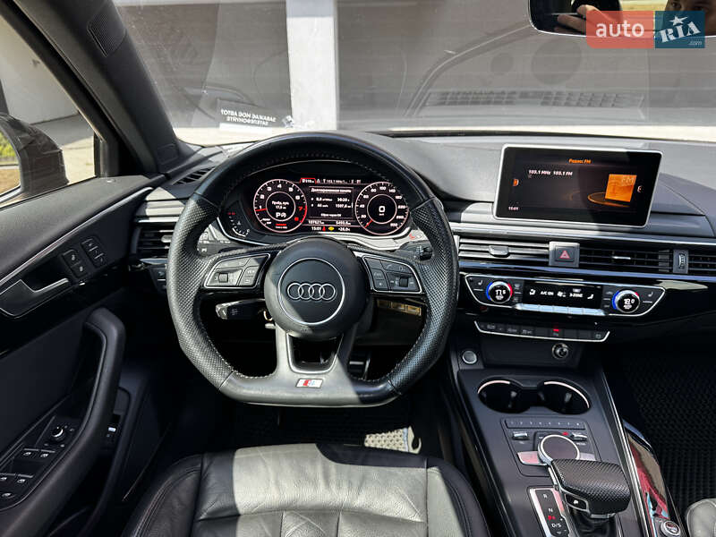 Седан Audi A4 2016 в Киеве