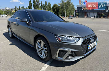 Седан Audi A4 2021 в 