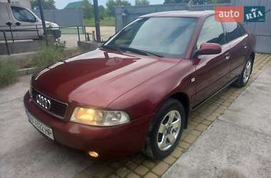 Седан Audi A4 2000 в 