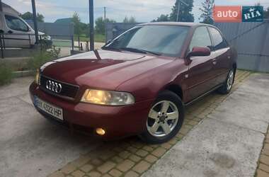 Седан Audi A4 2000 в 