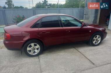 Седан Audi A4 2000 в 