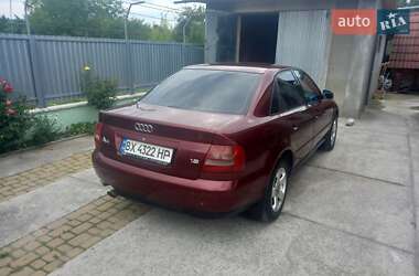 Седан Audi A4 2000 в 