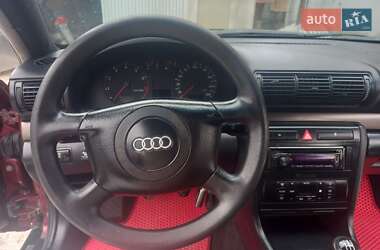 Седан Audi A4 2000 в 